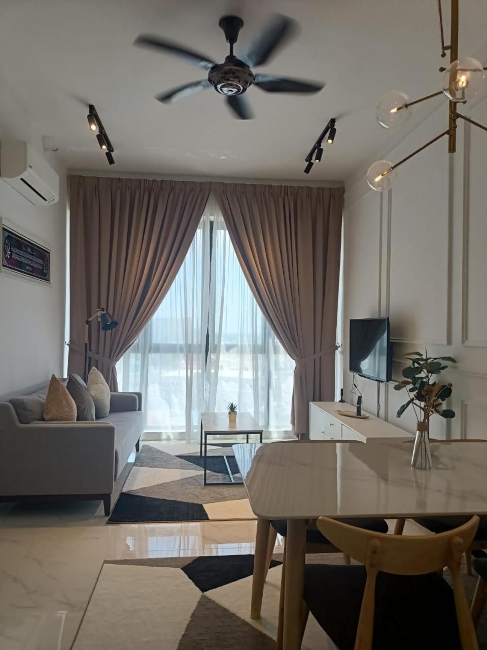 Pangsapuri 69 m² dengan 2 bilik tidur dan 1 bilik mandi peribadi di Pusat Kota Bahru Bilik gambar
